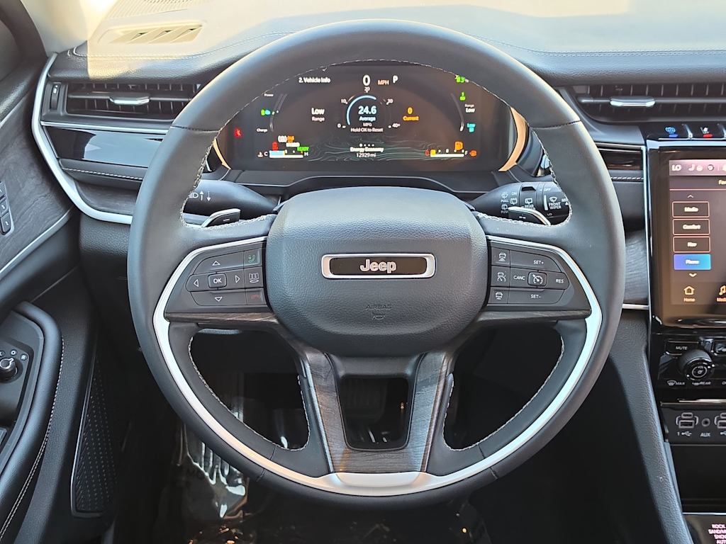 Thumbnail: 2023 Jeep Grand Cherokee - 14