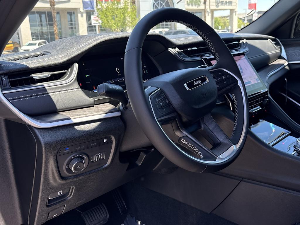 Thumbnail: 2025 Jeep Grand Cherokee - 2