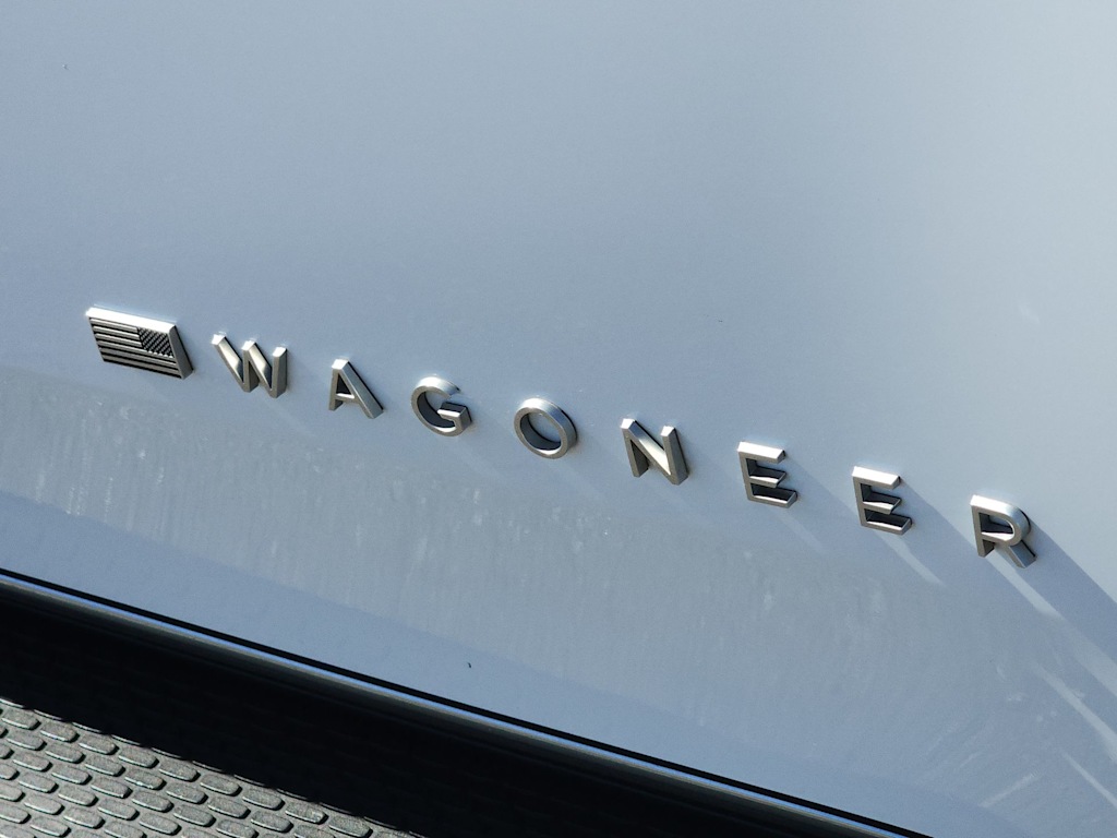 Thumbnail: 2023 Jeep Wagoneer - 7
