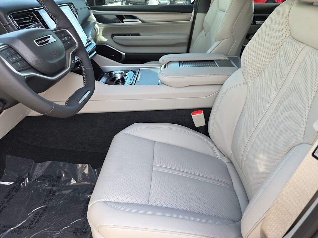 Thumbnail: 2026 Jeep Grand Wagoneer - 10