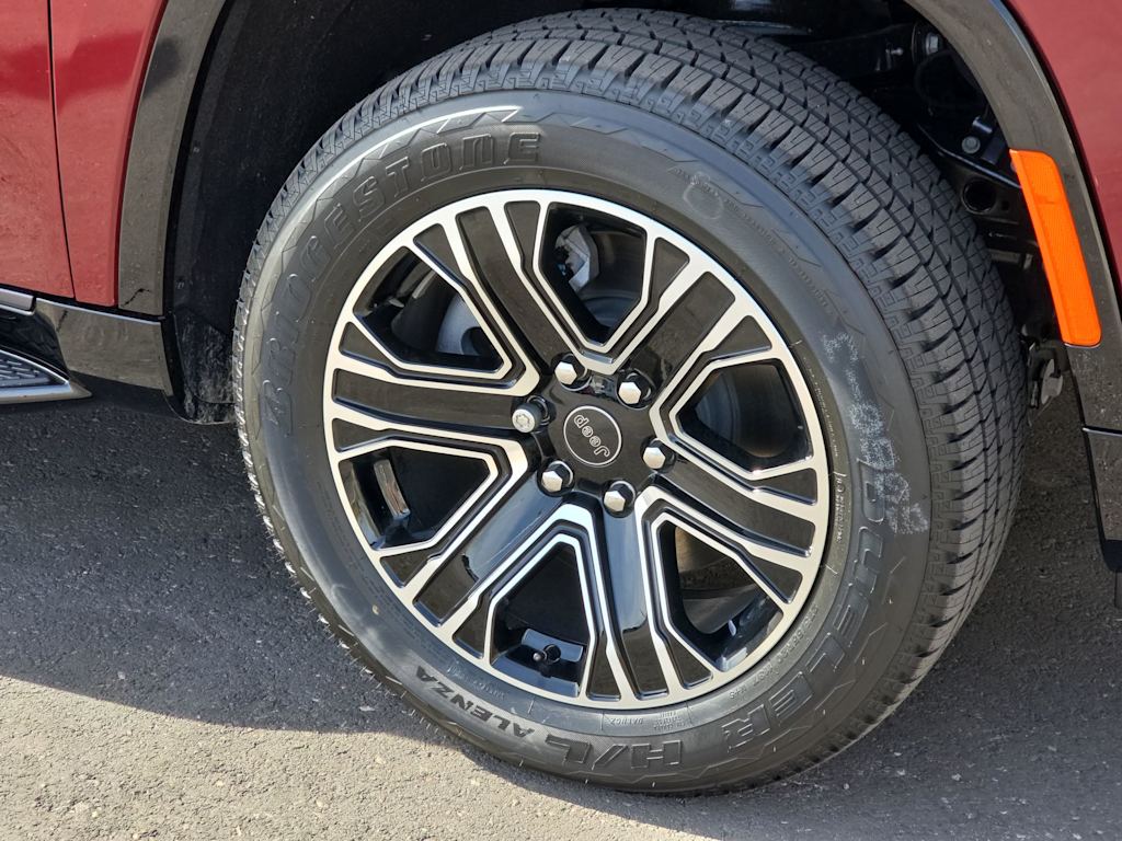 Thumbnail: 2026 Jeep Grand Wagoneer - 8