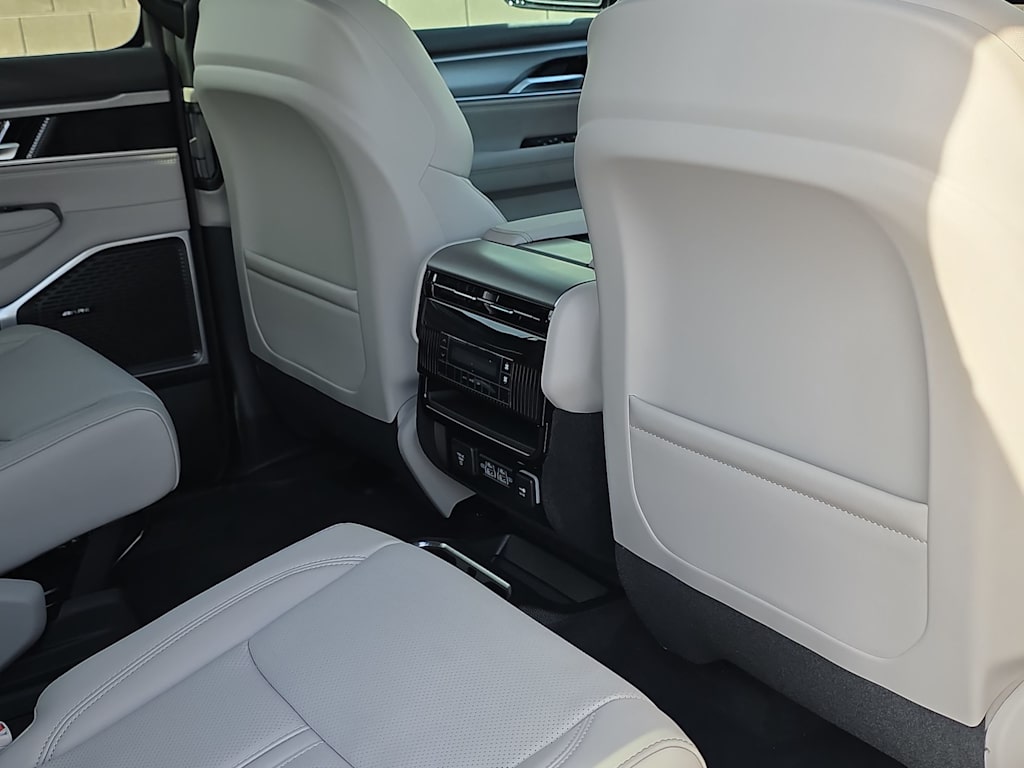 Thumbnail: 2026 Jeep Grand Wagoneer - 29