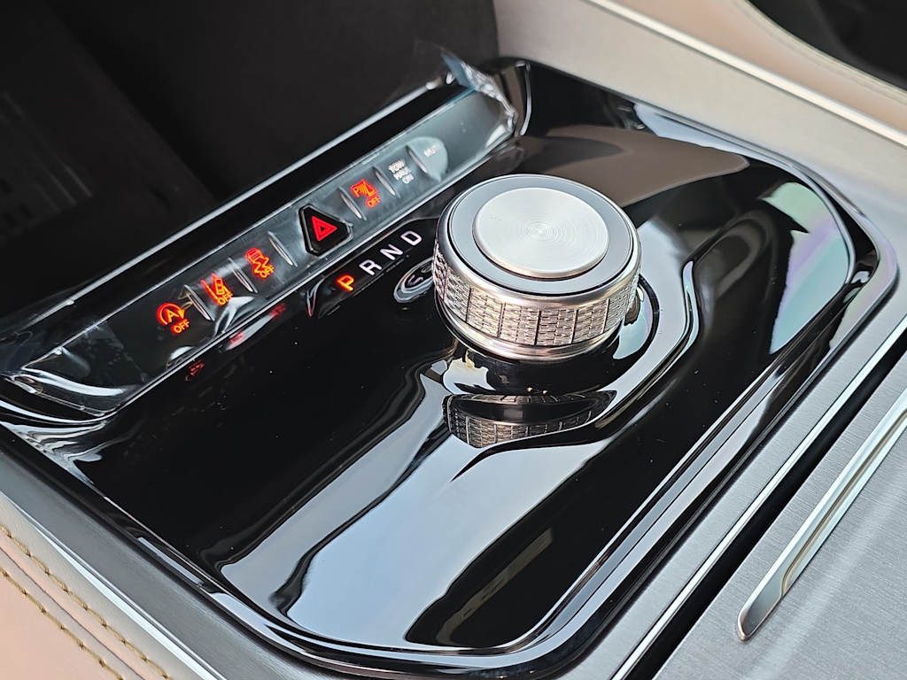 Thumbnail: 2026 Jeep Grand Wagoneer - 32