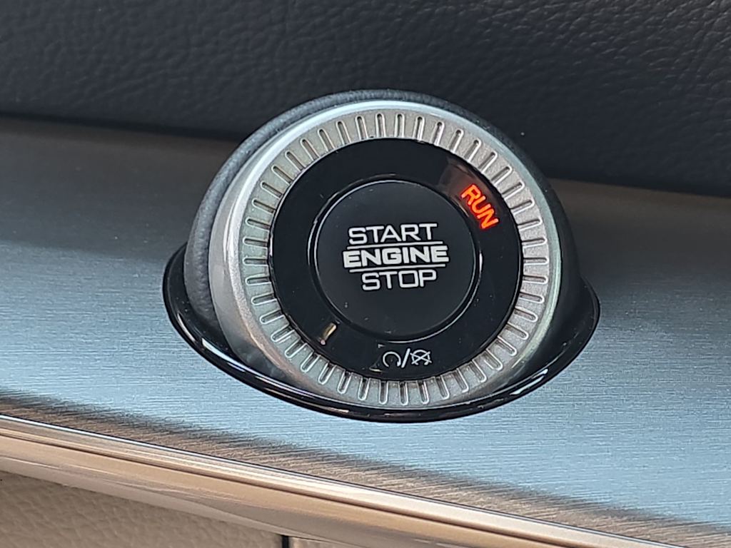 Thumbnail: 2026 Jeep Grand Wagoneer - 35