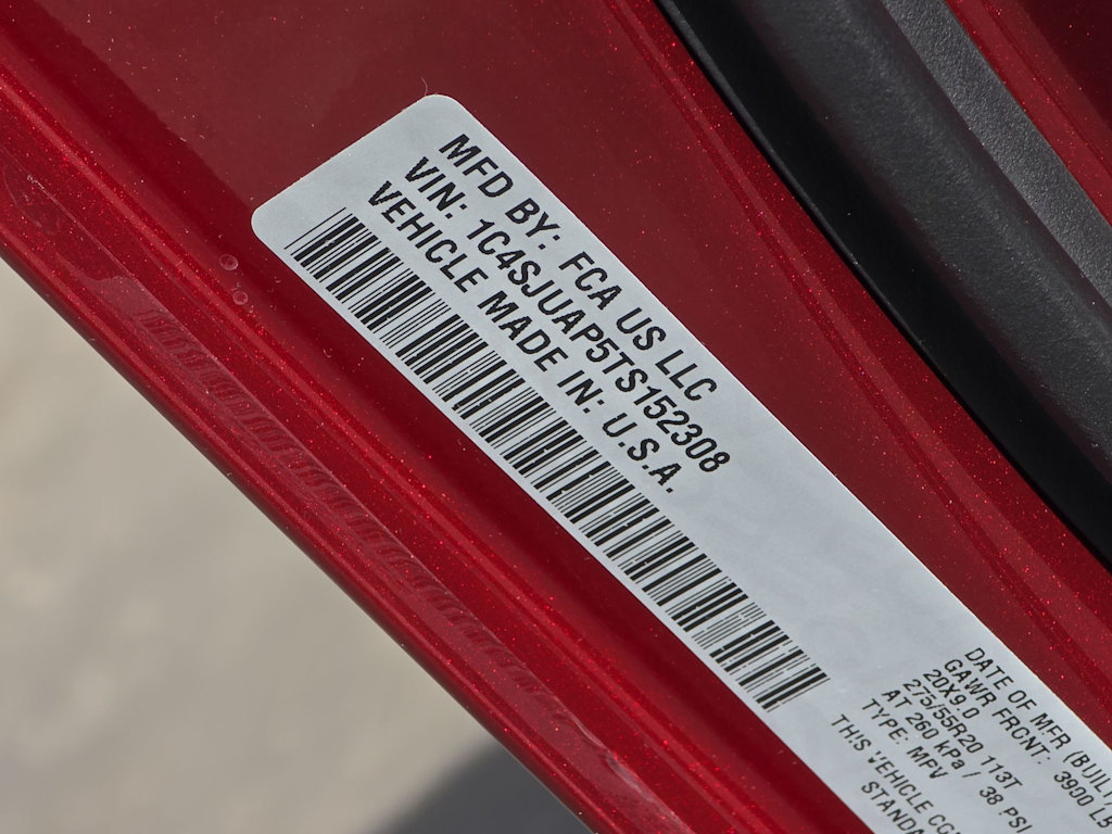 Thumbnail: 2026 Jeep Grand Wagoneer - 36