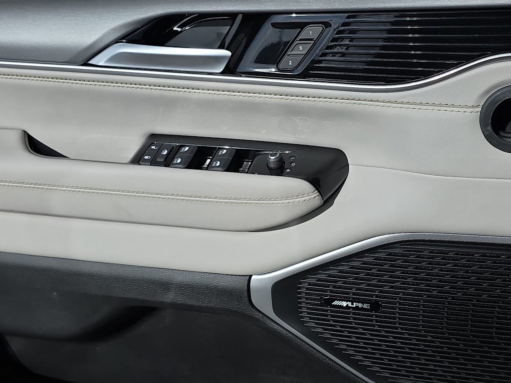 Thumbnail: 2026 Jeep Grand Wagoneer - 41