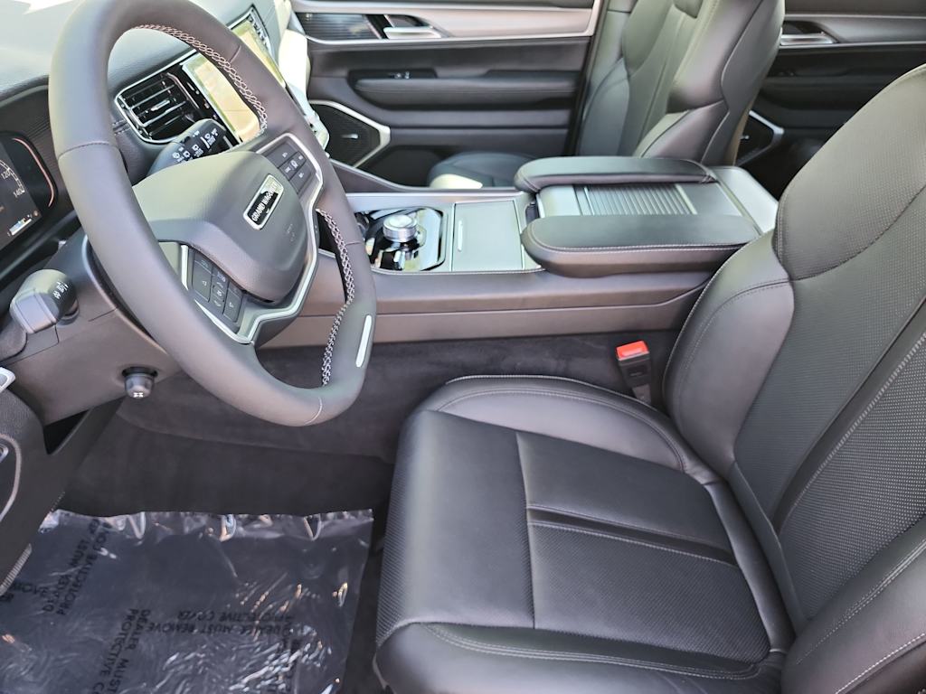 Thumbnail: 2026 Jeep Grand Wagoneer - 11