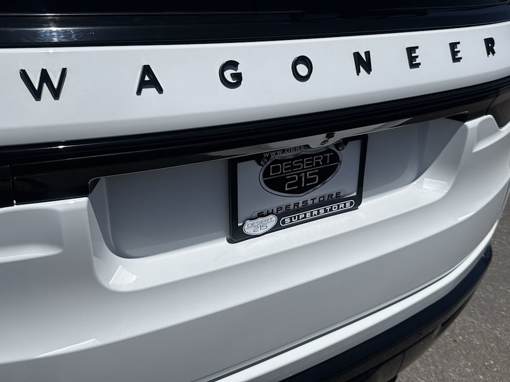 Thumbnail: 2023 Jeep Wagoneer - 7