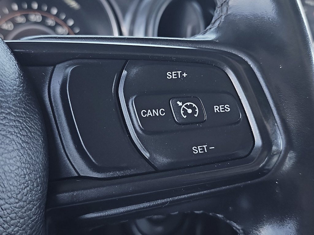 Thumbnail: 2021 Jeep Gladiator - 26
