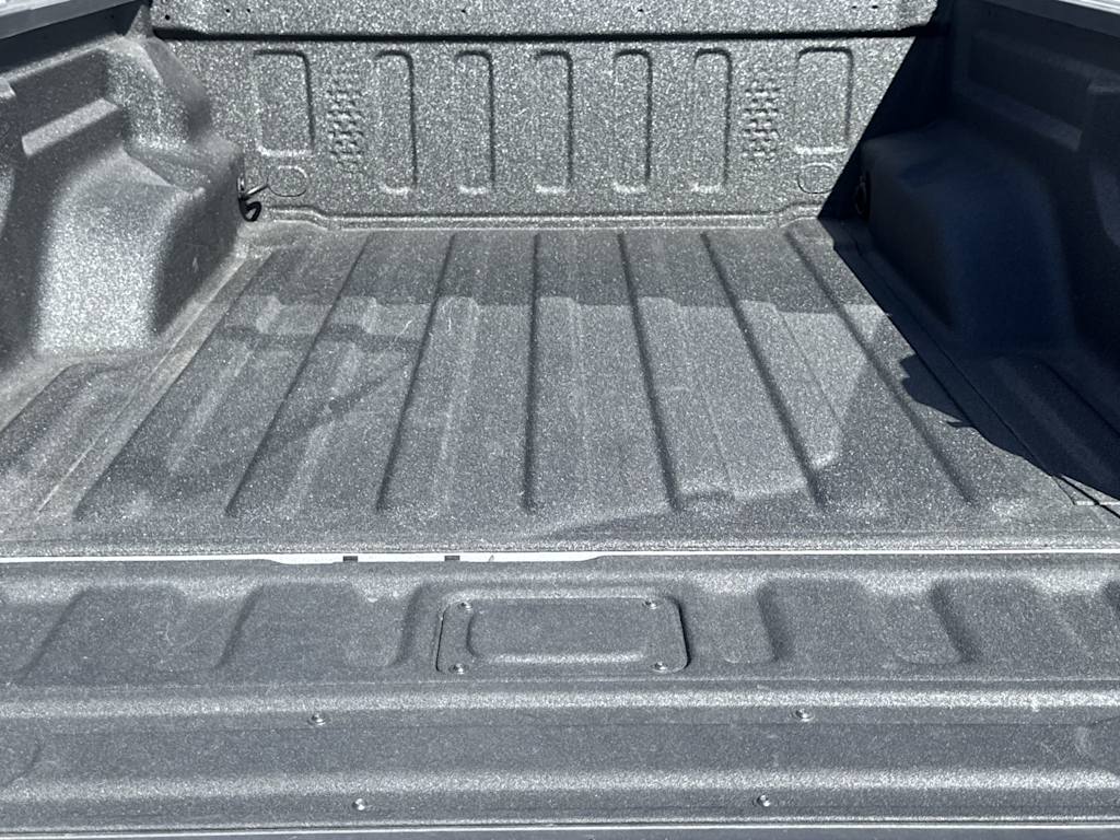 Thumbnail: 2021 Jeep Gladiator - 17