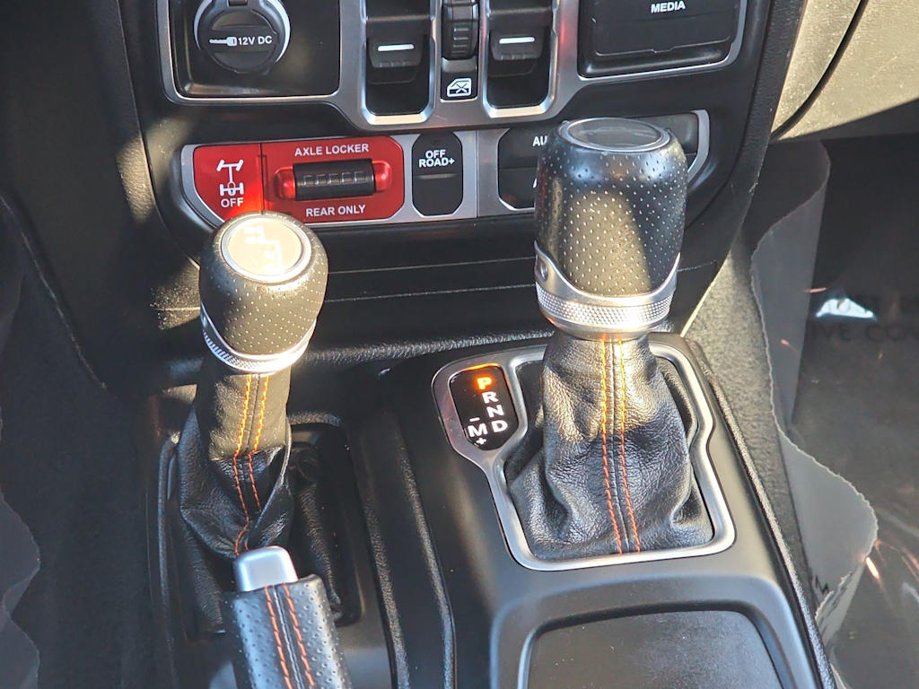 Thumbnail: 2020 Jeep Gladiator - 15