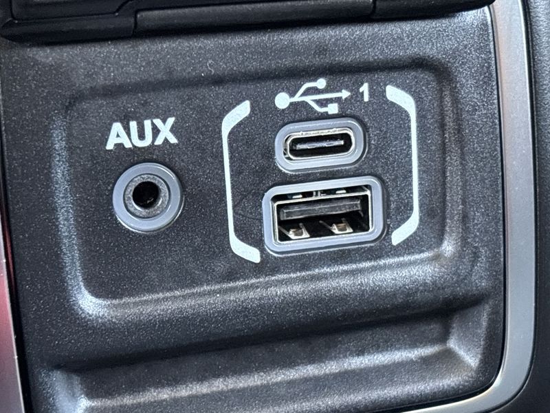 Thumbnail: 2025 Jeep Gladiator - 28