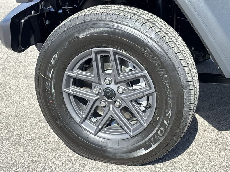 Thumbnail: 2025 Jeep Gladiator - 6