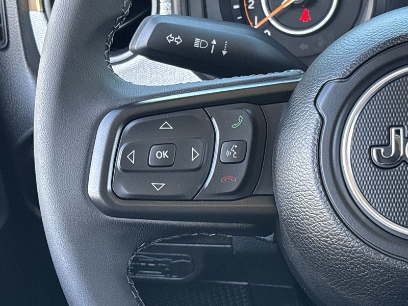 Thumbnail: 2025 Jeep Gladiator - 27