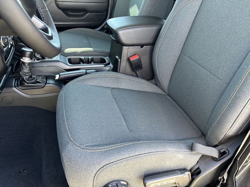 Thumbnail: 2025 Jeep Gladiator - 9