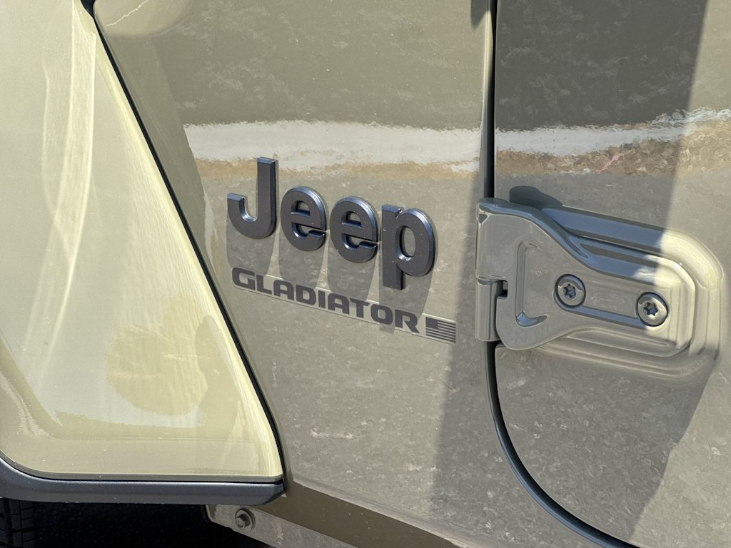 Thumbnail: 2026 Jeep Gladiator - 7