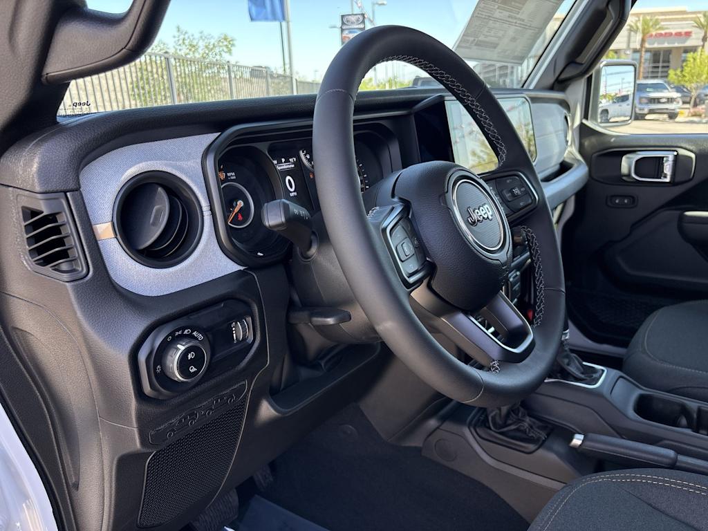 Thumbnail: 2025 Jeep Gladiator - 2