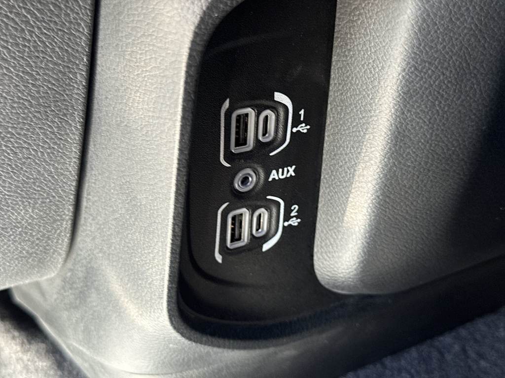 Thumbnail: 2025 RAM 1500 - 25
