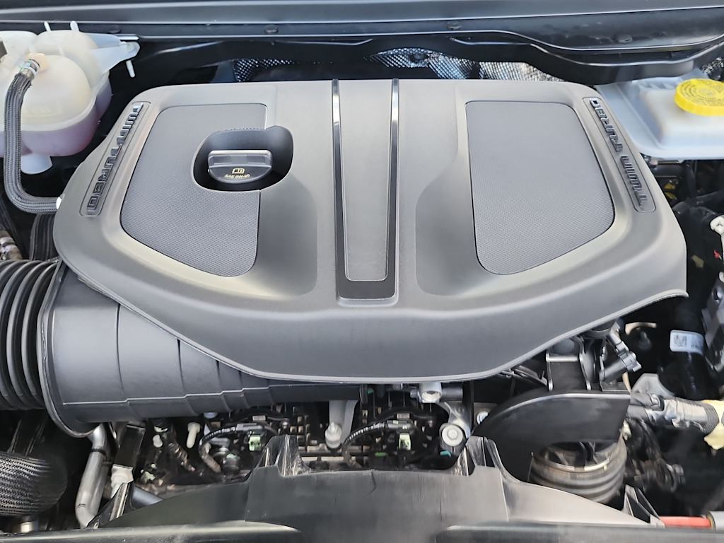 Thumbnail: 2025 RAM 1500 - 9