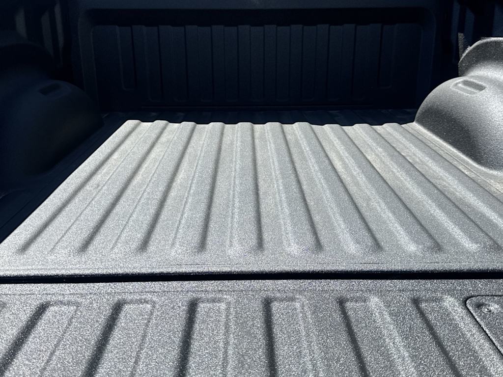 Thumbnail: 2026 RAM 1500 - 17