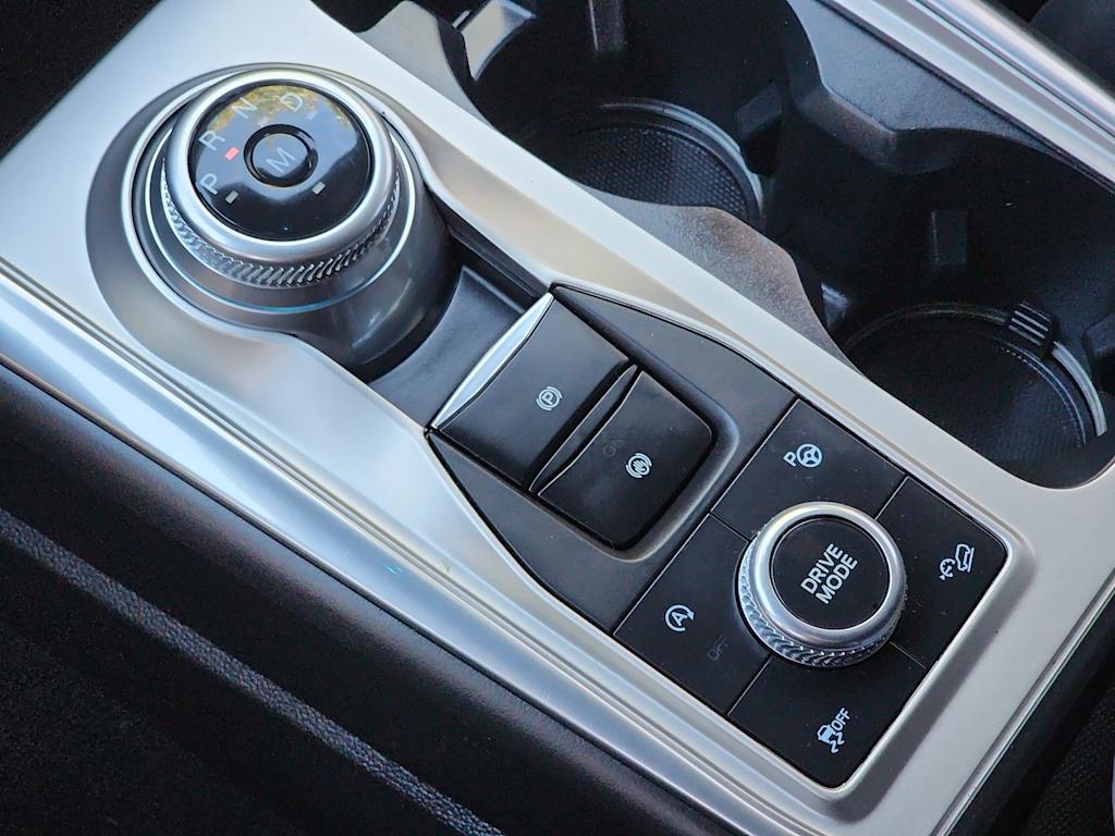 Thumbnail: 2020 Ford Explorer - 25