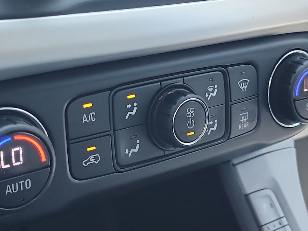 Thumbnail: 2018 GMC Acadia - 27