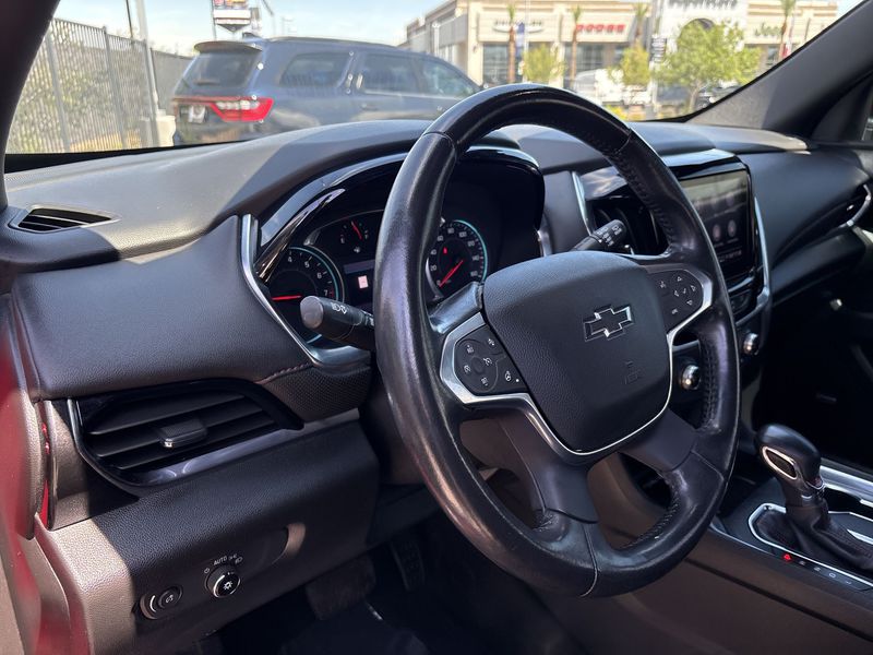 Thumbnail: 2022 Chevrolet Traverse - 2