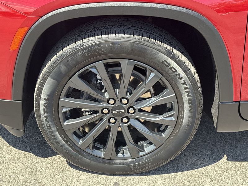 Thumbnail: 2022 Chevrolet Traverse - 7