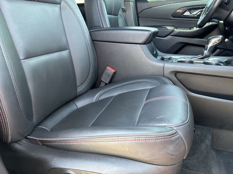 Thumbnail: 2022 Chevrolet Traverse - 23