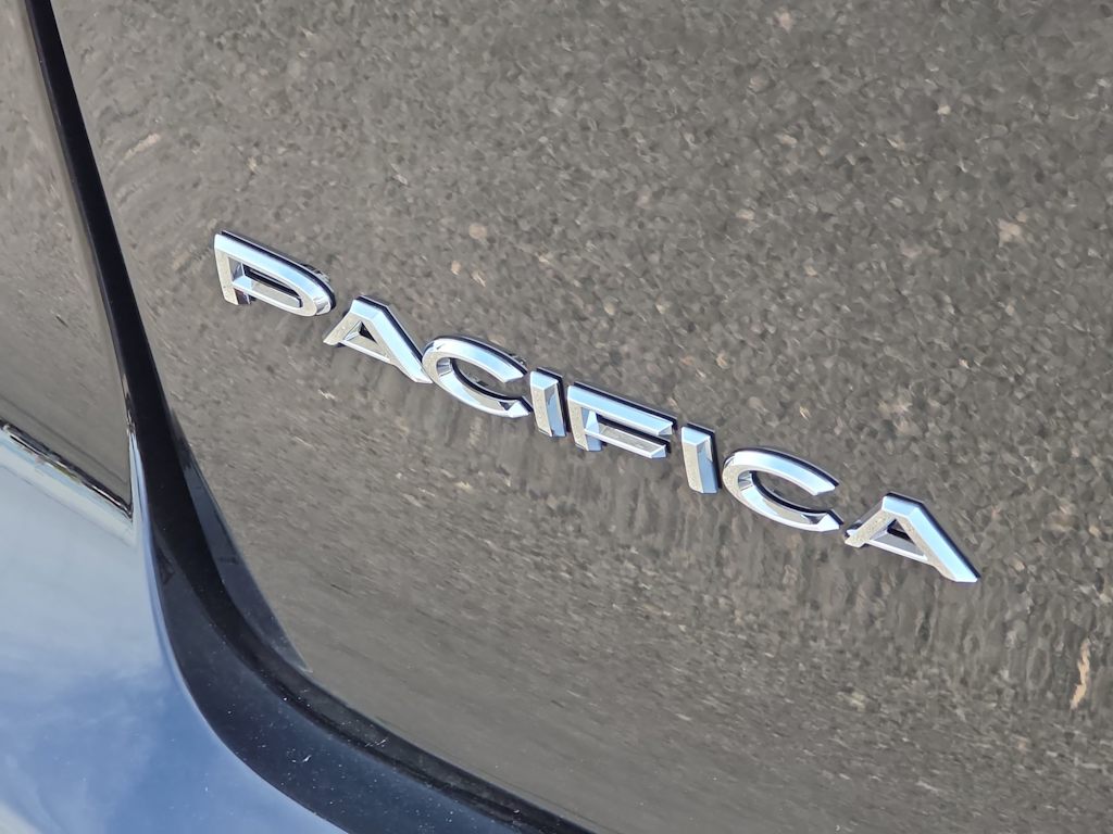 Thumbnail: 2026 Chrysler Pacifica - 7