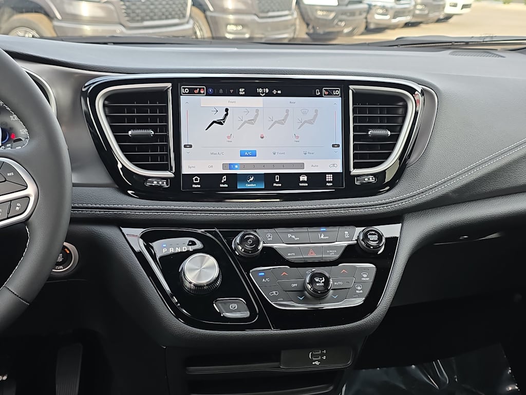 Thumbnail: 2026 Chrysler Pacifica - 15