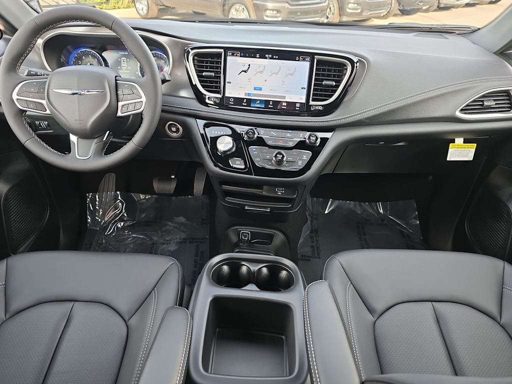 Thumbnail: 2026 Chrysler Pacifica - 10