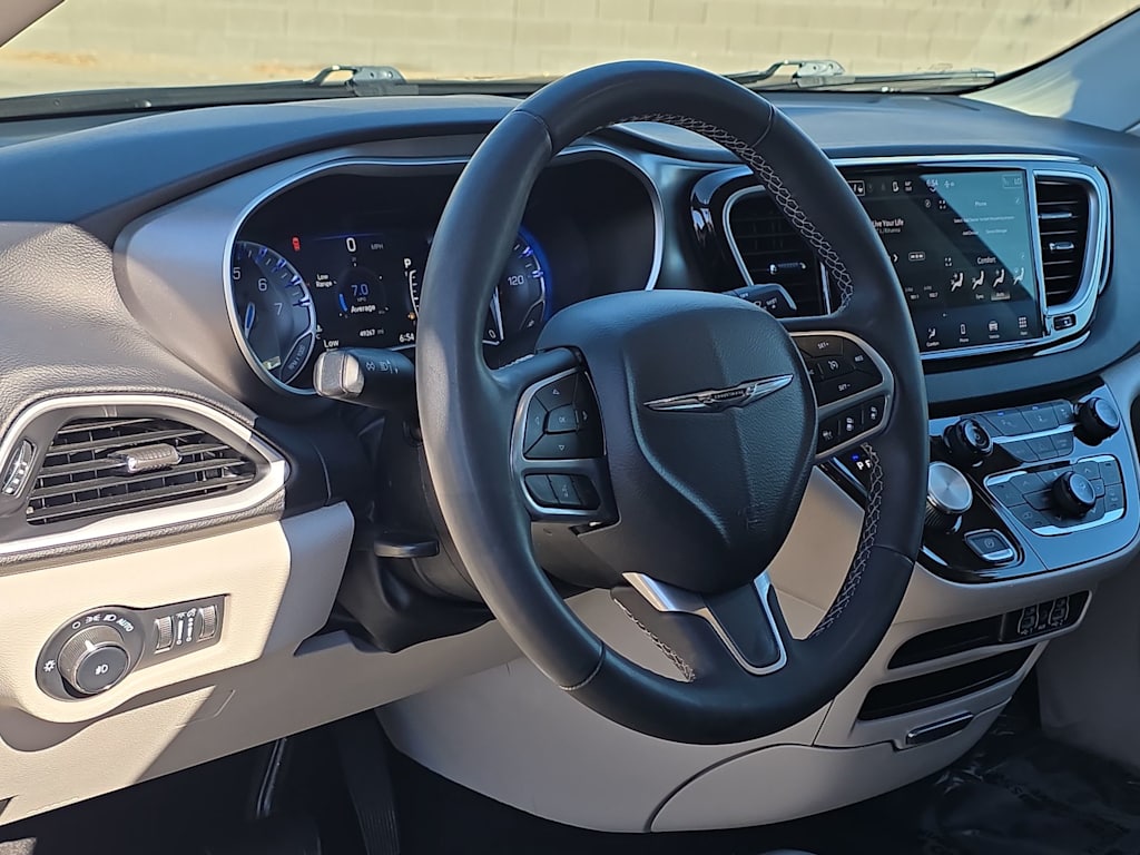 Thumbnail: 2023 Chrysler Pacifica - 2