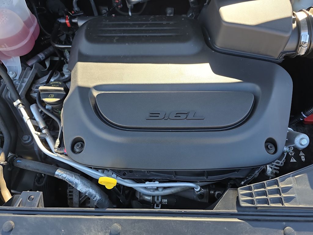 Thumbnail: 2023 Chrysler Pacifica - 9