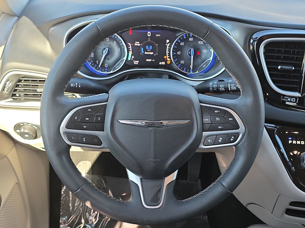 Thumbnail: 2023 Chrysler Pacifica - 14