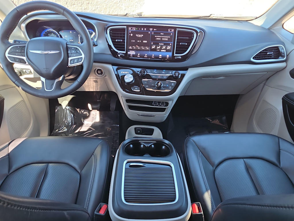 Thumbnail: 2023 Chrysler Pacifica - 10