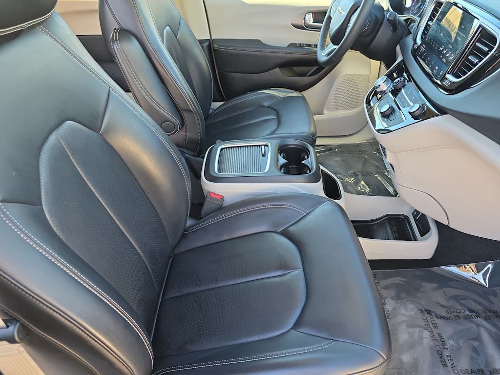 Thumbnail: 2023 Chrysler Pacifica - 23