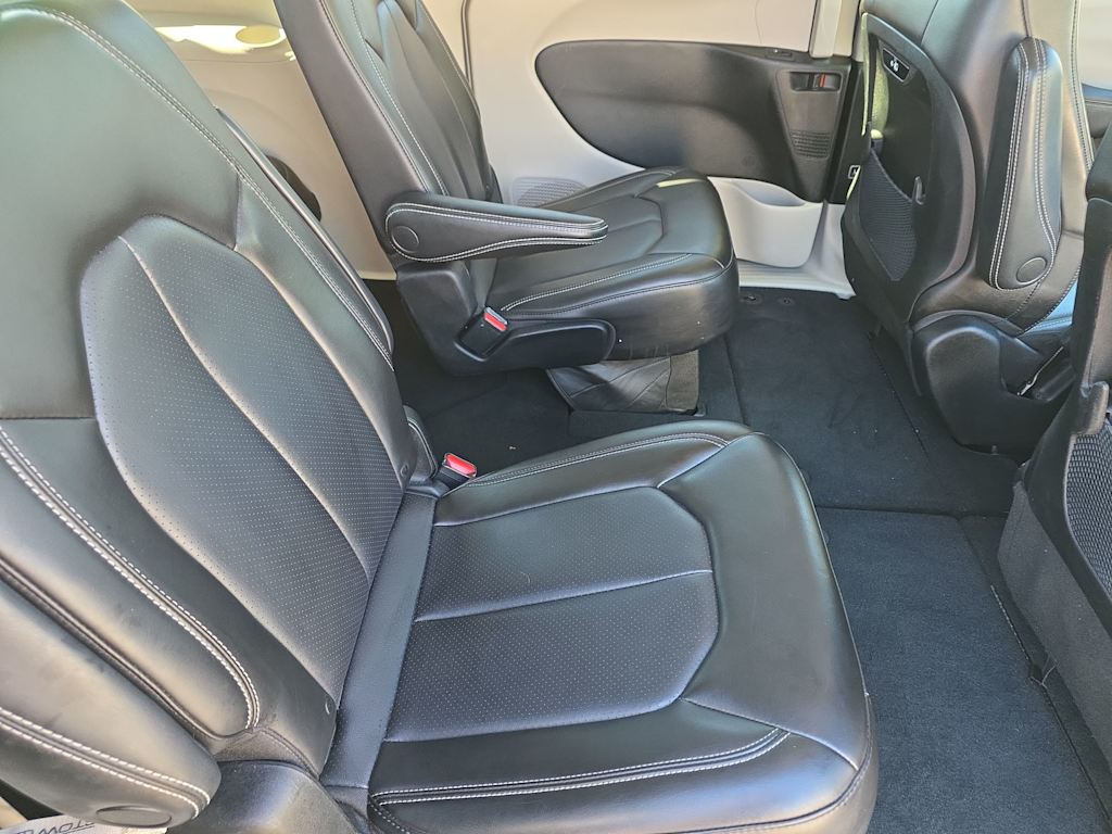 Thumbnail: 2023 Chrysler Pacifica - 12