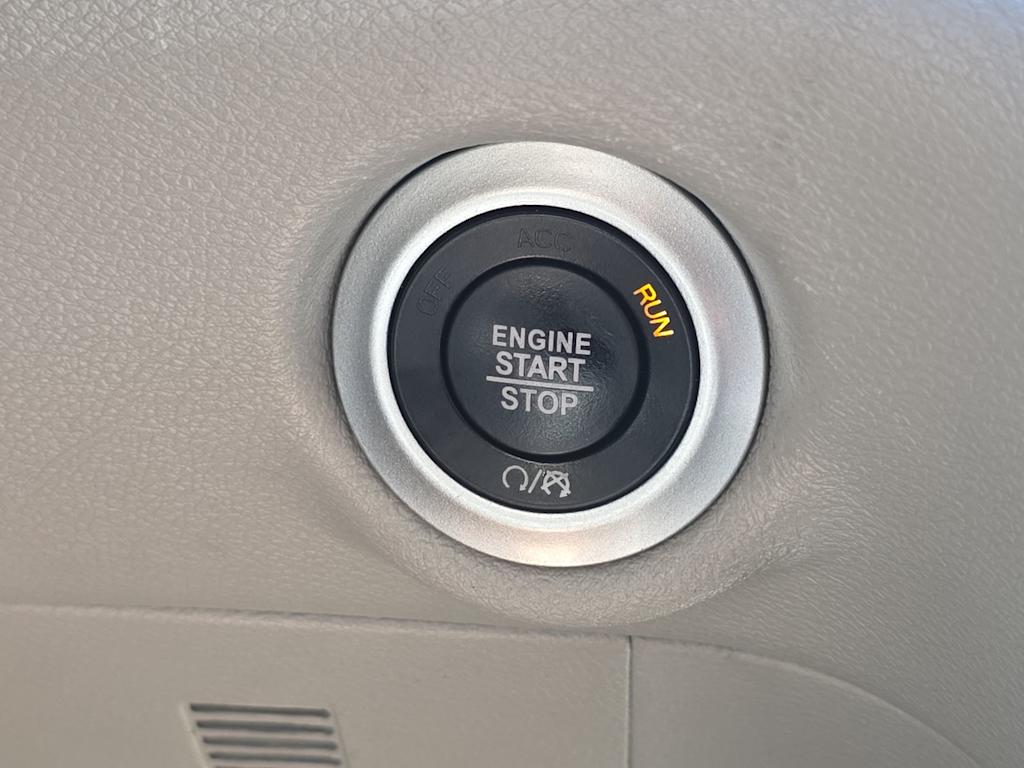 Thumbnail: 2023 Chrysler Pacifica - 24