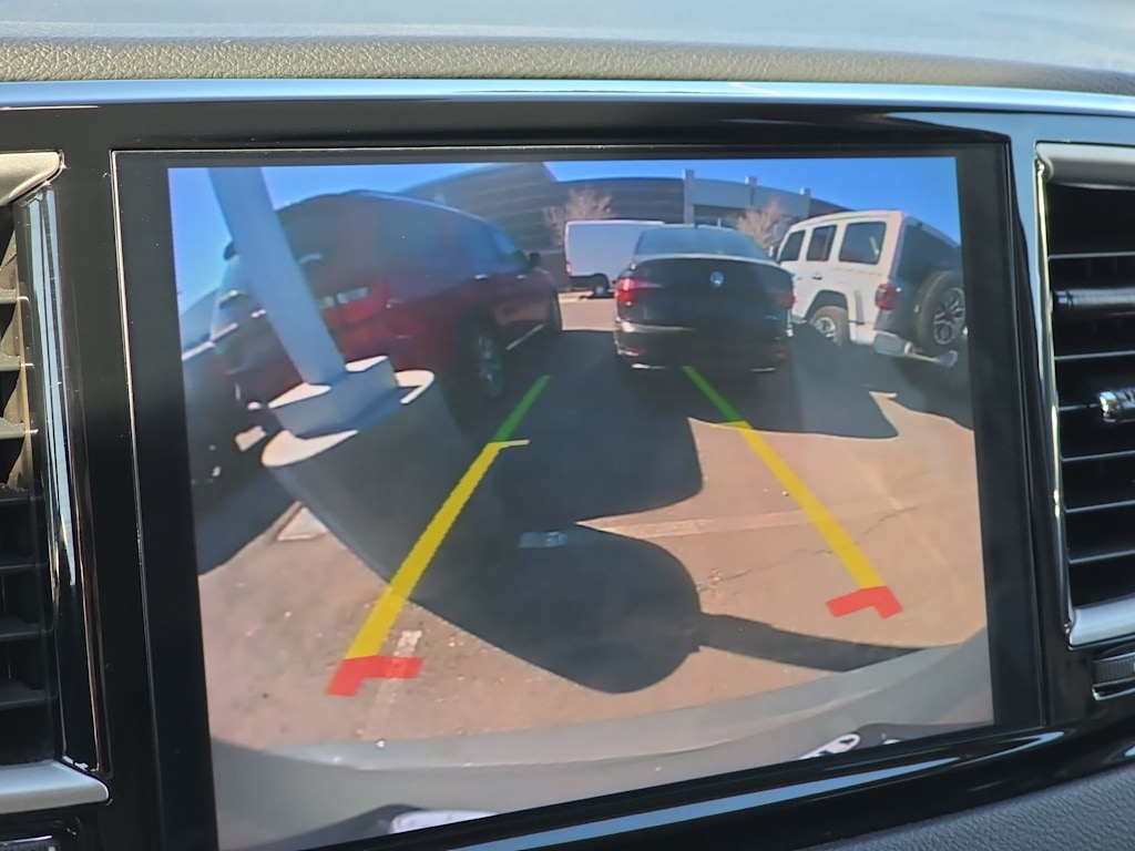 Thumbnail: 2023 Chrysler Pacifica - 26