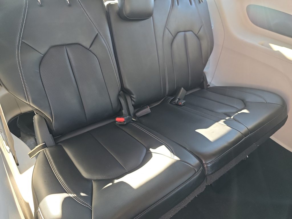 Thumbnail: 2023 Chrysler Pacifica - 30