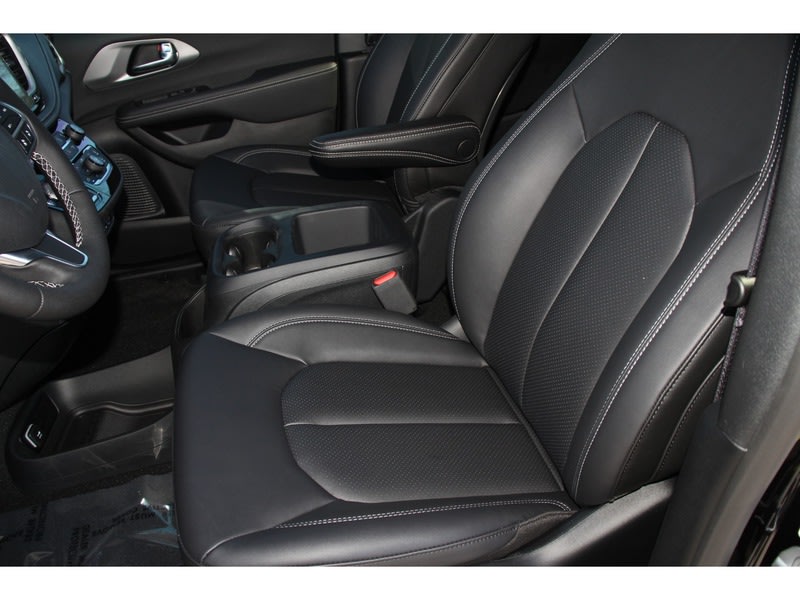 Thumbnail: 2025 Chrysler Pacifica - 11