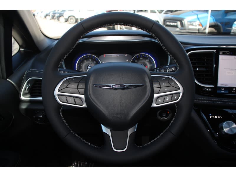 Thumbnail: 2025 Chrysler Pacifica - 14