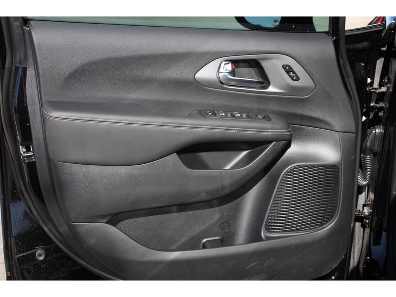 Thumbnail: 2025 Chrysler Pacifica - 23