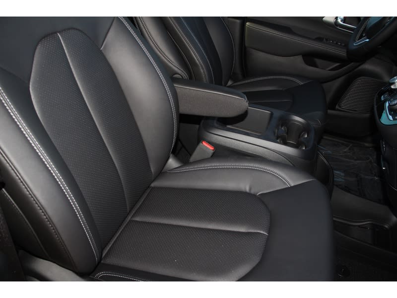 Thumbnail: 2025 Chrysler Pacifica - 27