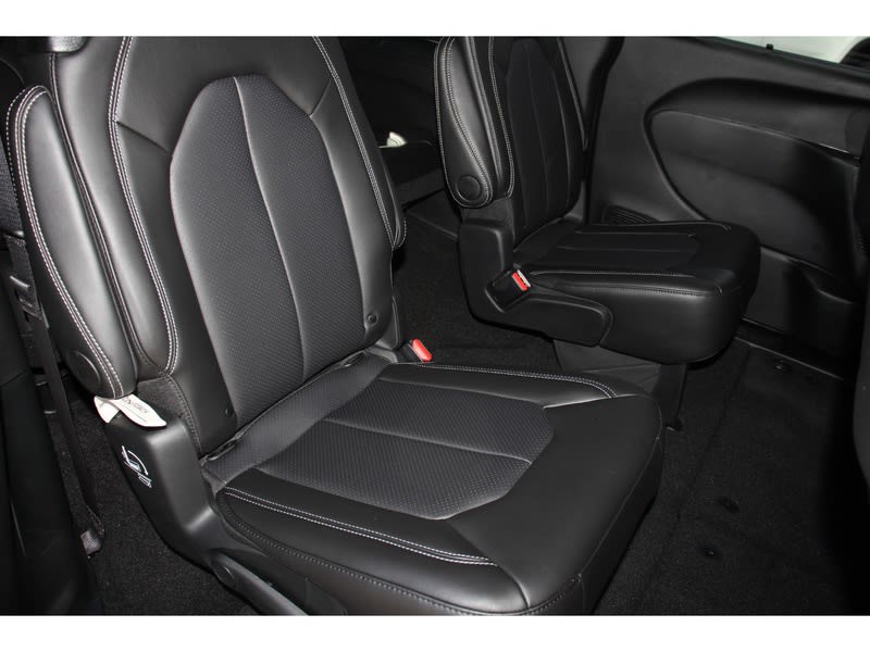 Thumbnail: 2025 Chrysler Pacifica - 12