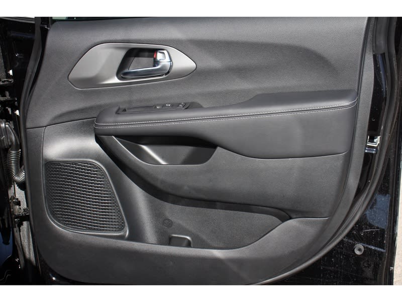 Thumbnail: 2025 Chrysler Pacifica - 28