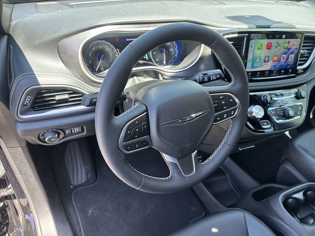 Thumbnail: 2026 Chrysler Pacifica - 2