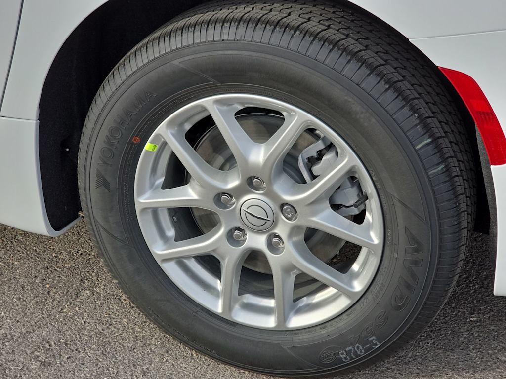 Thumbnail: 2026 Chrysler Pacifica - 8