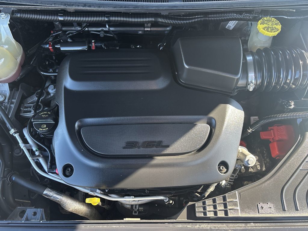 Thumbnail: 2022 Chrysler Pacifica - 9